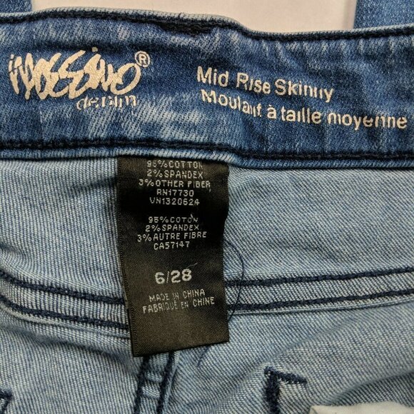 Mossimo Mid Rise Skinny Jeans Destroyed Fleck Size 6/28 - Picture 6 of 7